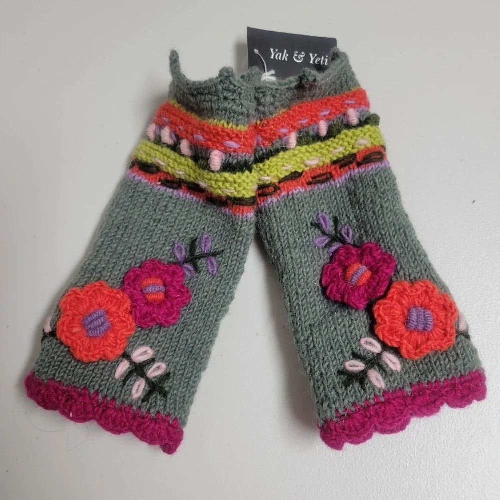 Yak N Yety NWT Handmade Knit Fingerless Gloves Floral Crochet Details 100% Wool.